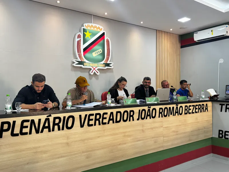 Câmara Municipal de Esperantinópolis Aprova Projetos e Homenagens em Sessão Ordinária